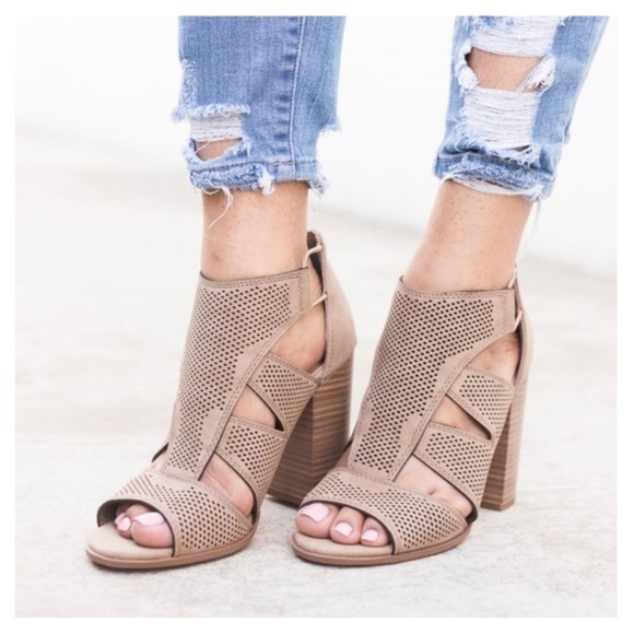 Soda Shoes - 🌞HP🌞 Peep Toe Sandal Booties Sz 9